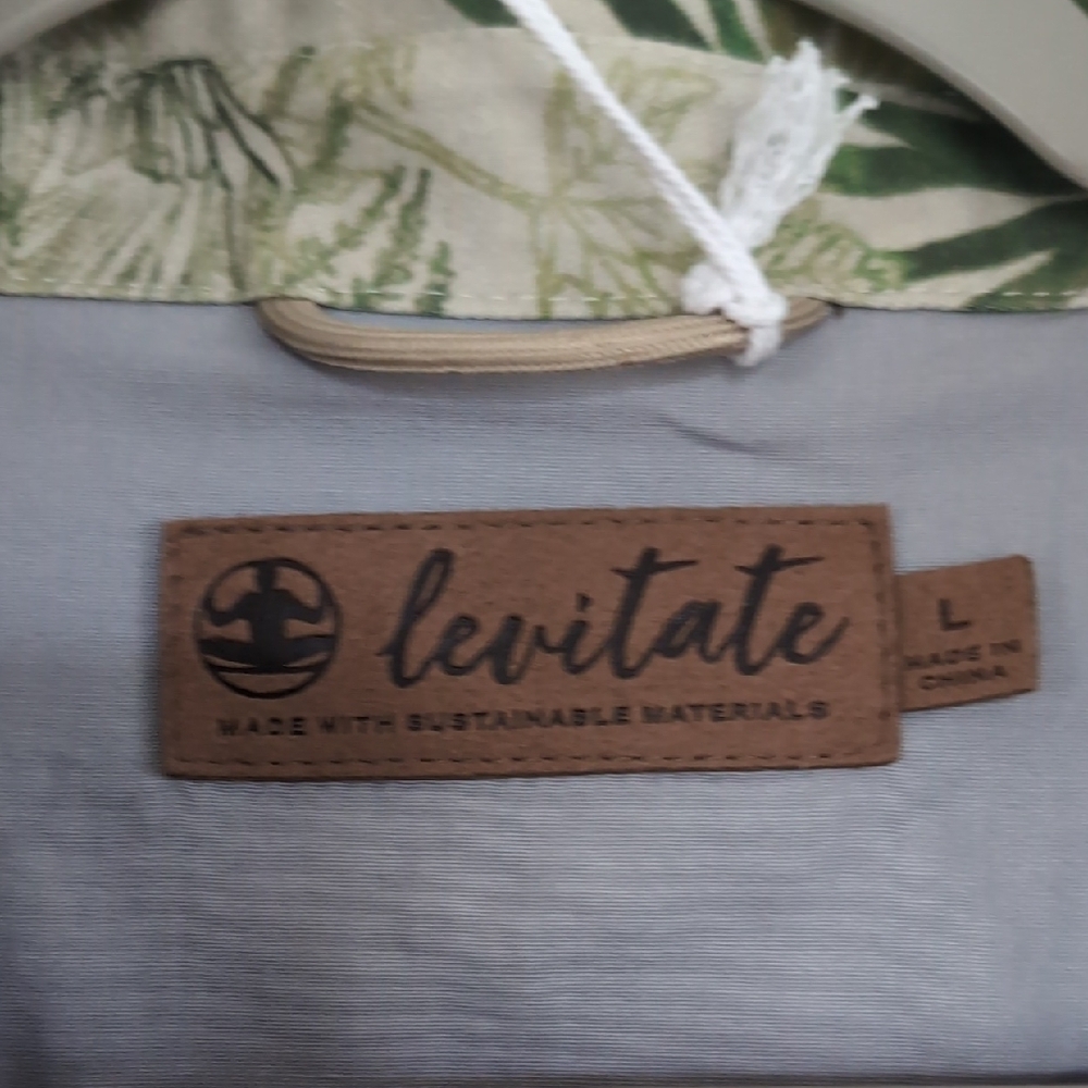 Levi's Nature Print Shirt with Green and Brown Accents - Picture 2 of 10